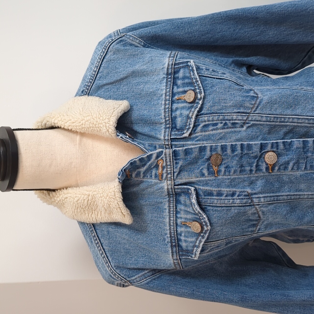 ✨HP✨ Gap Denim Long Sleeve Oversized Sherpa Jean Jacket Women's Petite XS - Picture 2 of 10